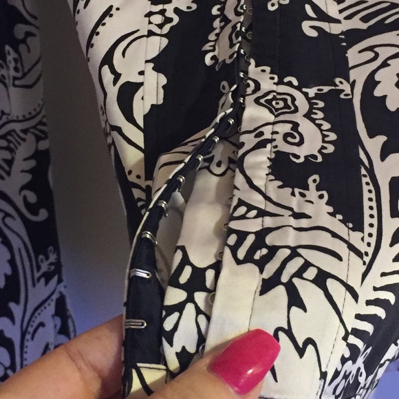 Marciano  Dressy Deep V Neck Hook Close Blouse Sexy Black & White - Picture 6 of 8